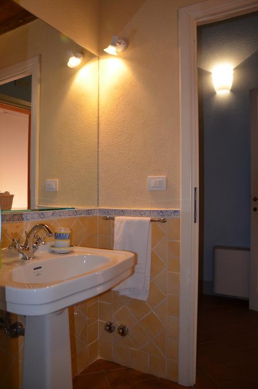 Agriturismo Al Podere Di Rosa ลุคคา ห้อง รูปภาพ
